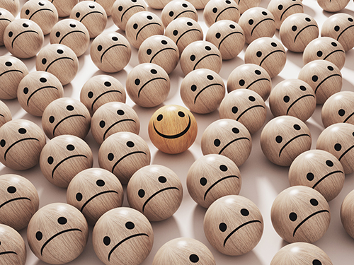 Felice tra tristi distinguersi