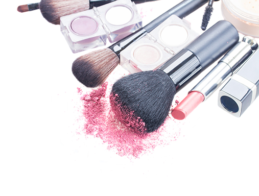 brushes on eye shadows palette