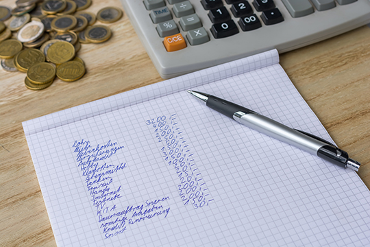 Monatliche Kosten auflisten