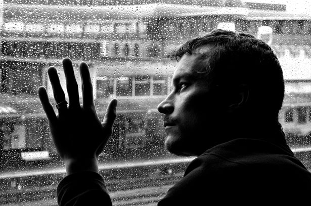 sad-man-and-rain-1330349202VkV.jpg