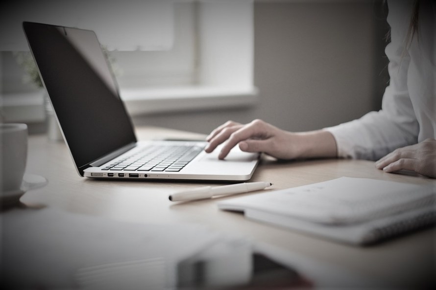 notebook-2386034_960_720