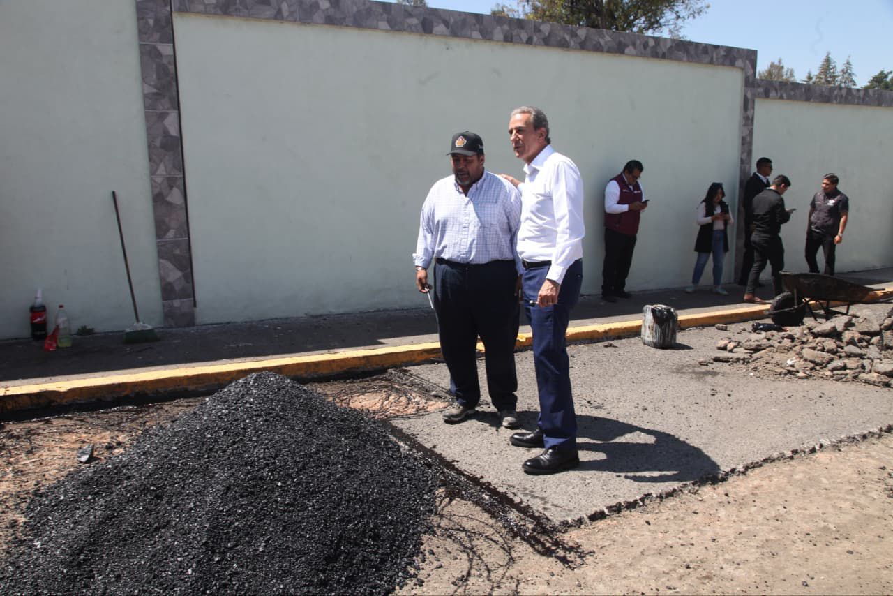 Continúa Pepe Chedraui supervisando trabajos de bacheo en colonia ...